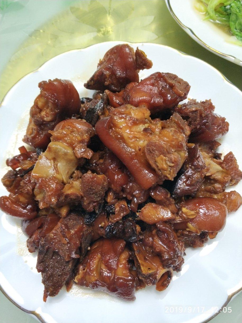 美味的家常菜：红烧猪蹄