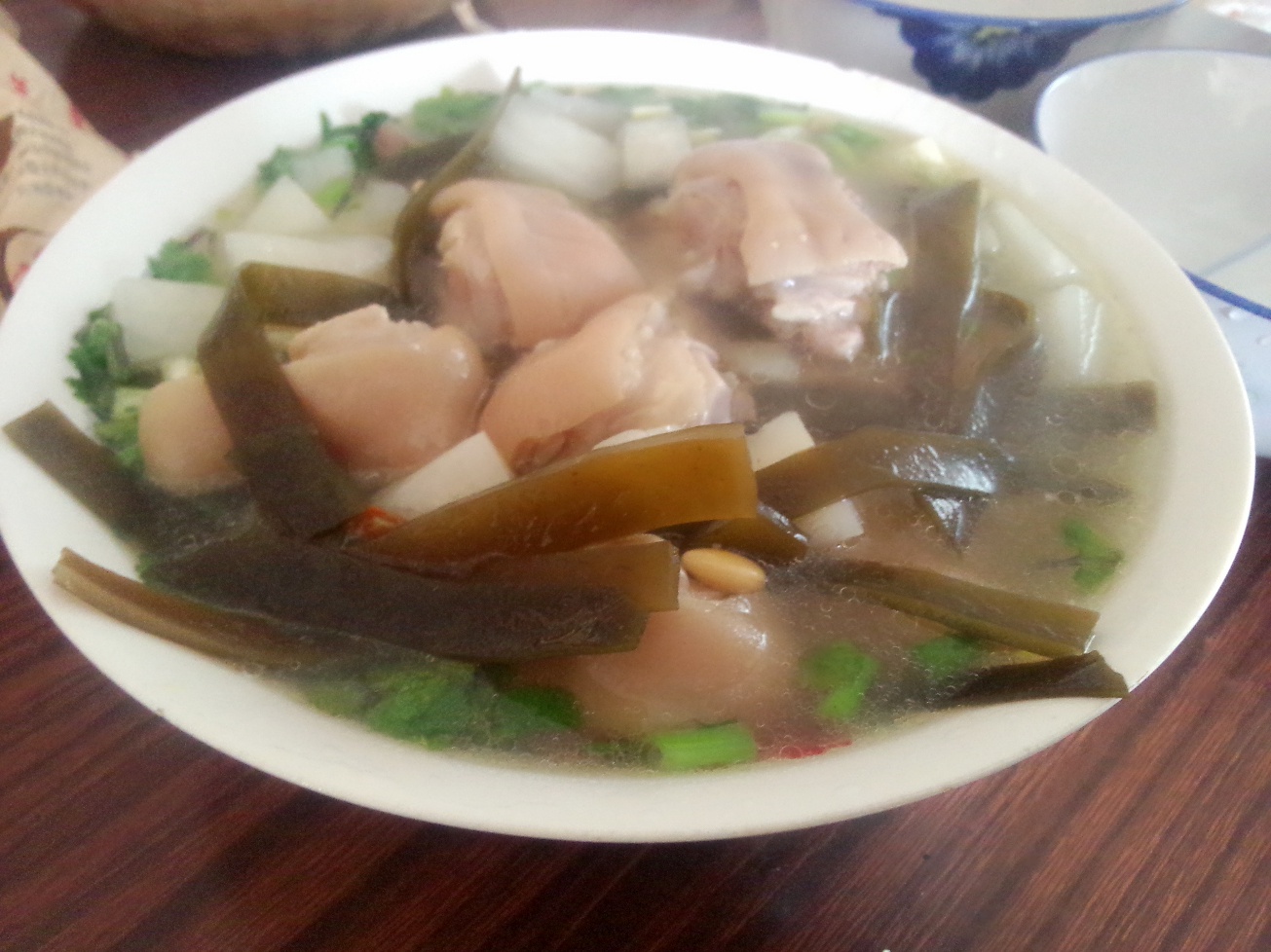 黄豆花生猪脚汤