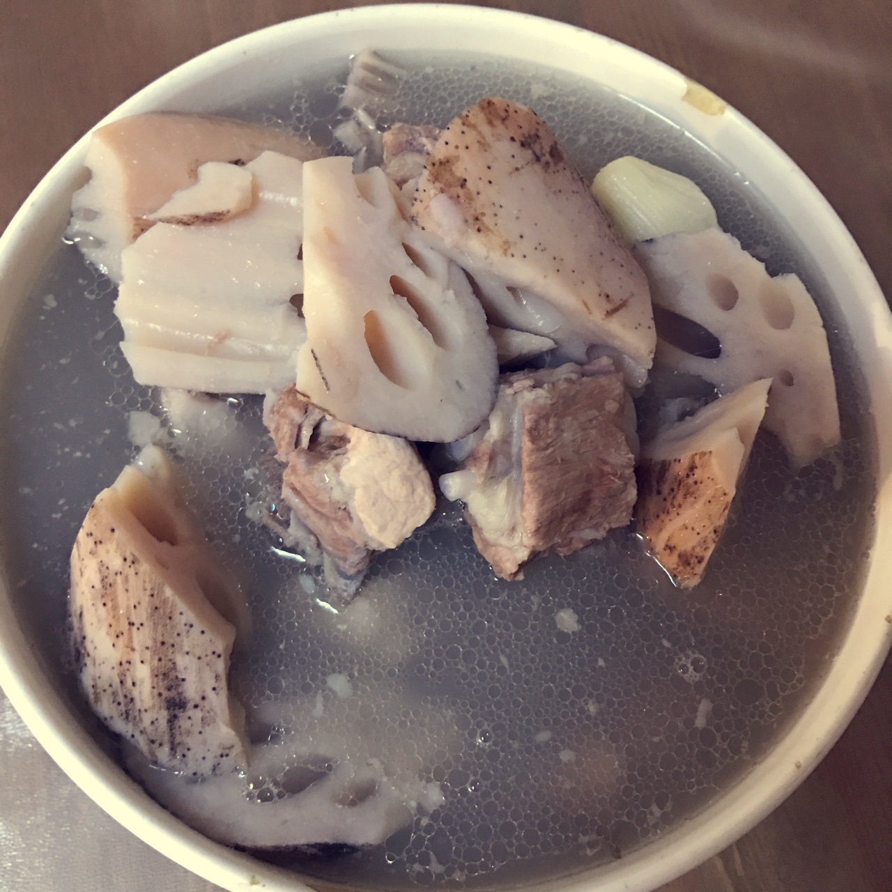 湖北菜肴 排骨藕汤