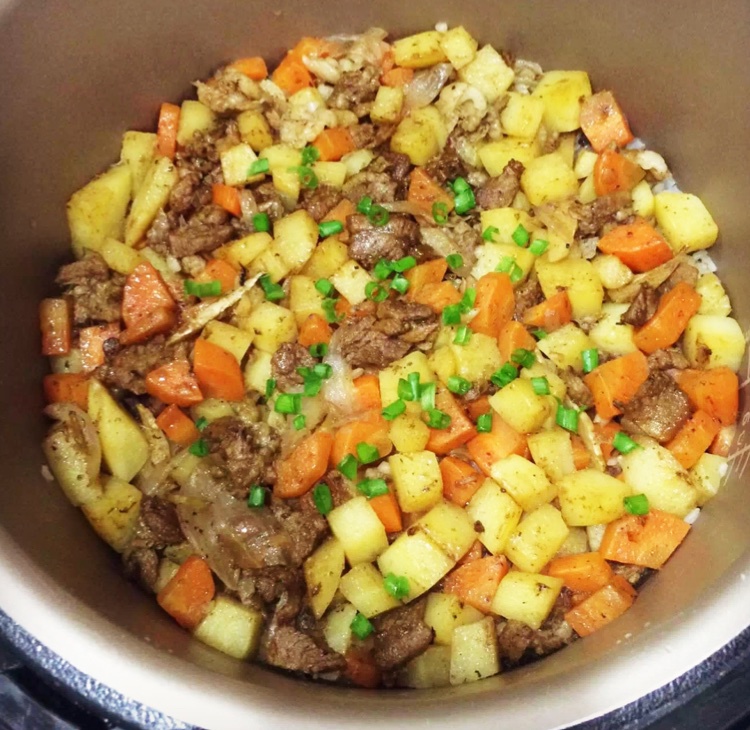 喷香羊肉焖饭