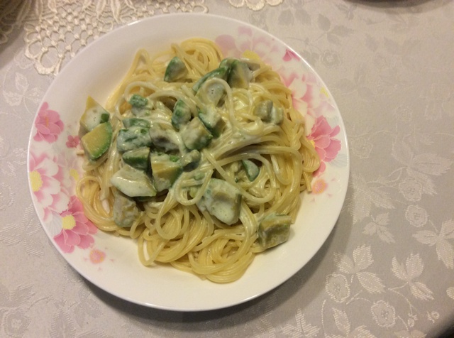 小清新牛油果火腿意面