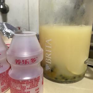 「柠檬🍋百香果益生菌」好喝的家庭自制奶茶店果茶的做法 步骤1