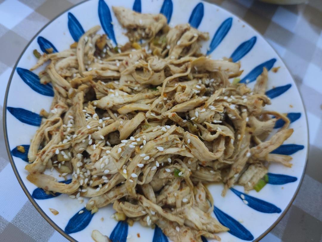 减肥低脂，简单快手的美味鸡胸肉（让你的减肥快乐起来）