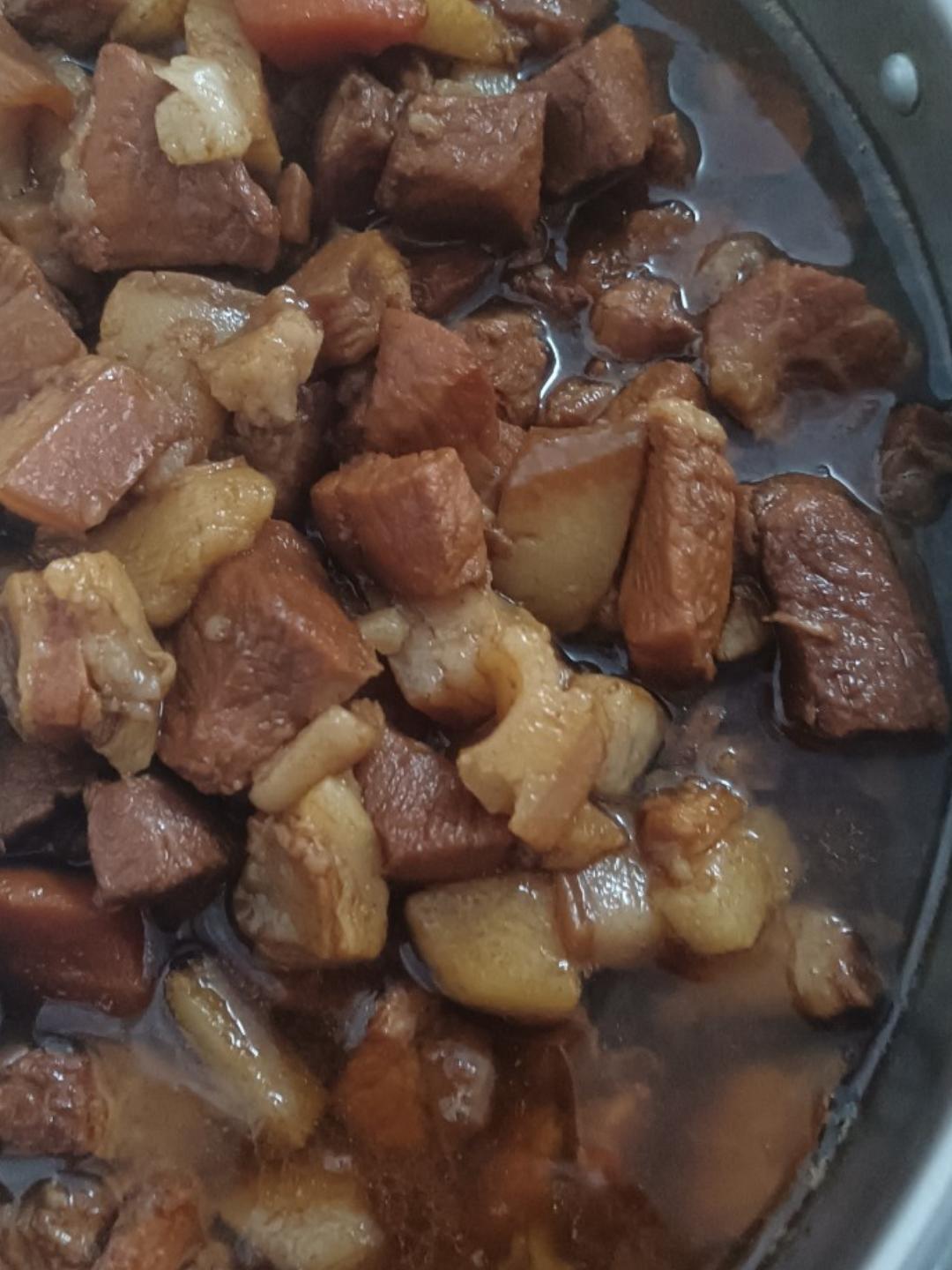 上海红烧肉：红烧肉加鸡蛋，上海人的吃法赞！
