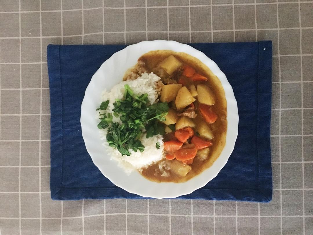 牛腩咖喱饭