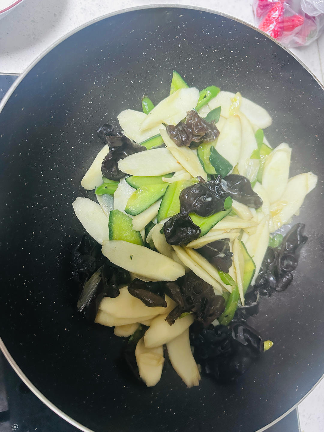 素菜冠军！营养美味的山药炒木耳