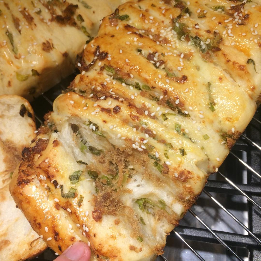 手撕千层肉松面包