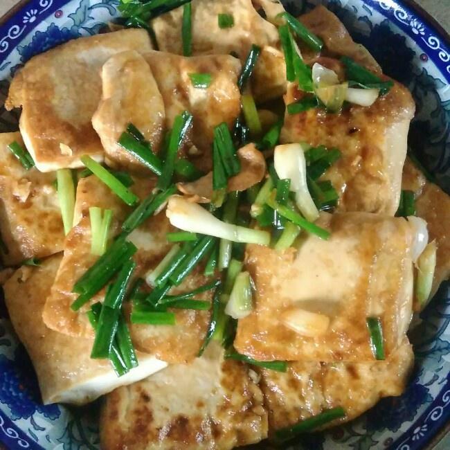 小葱香煎豆腐的做法