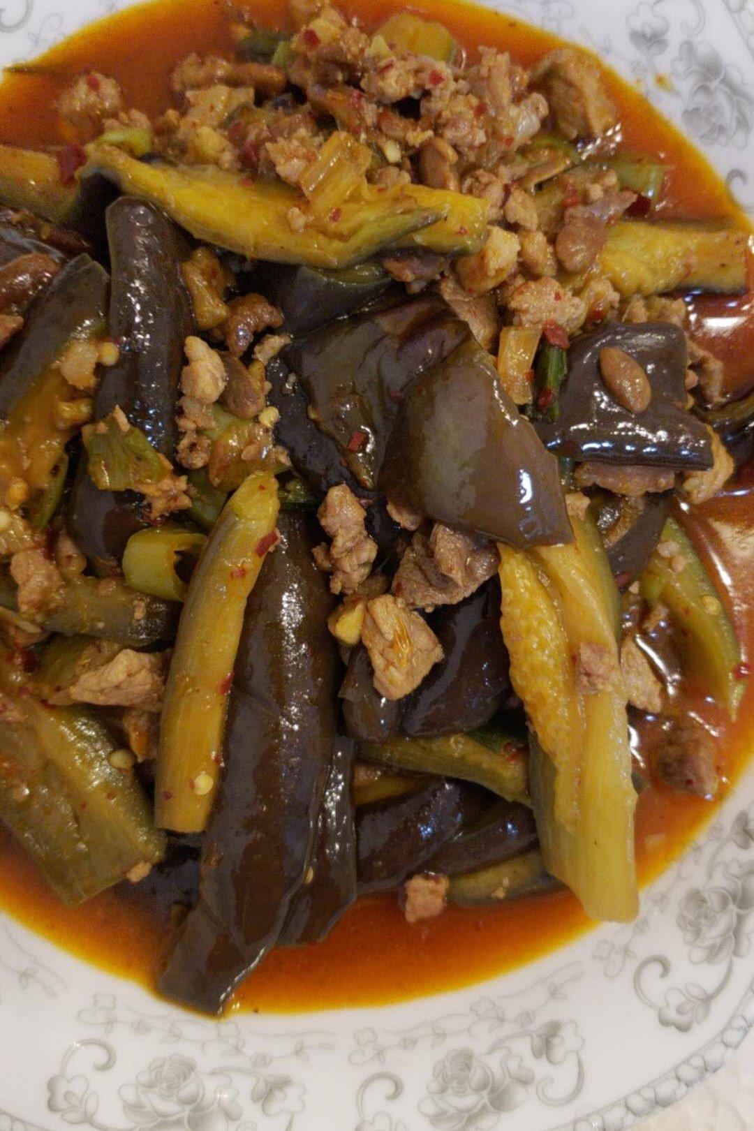 手机用户12101210做的老干妈酱扒茄子