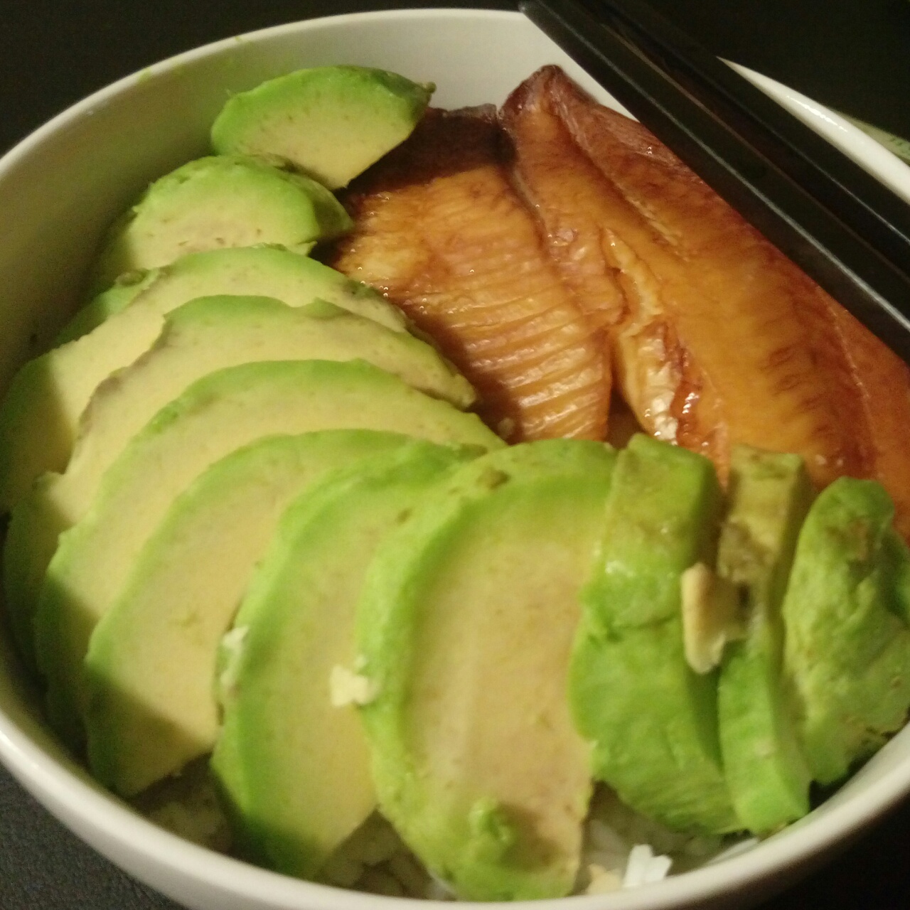 三文鱼牛油果拌饭