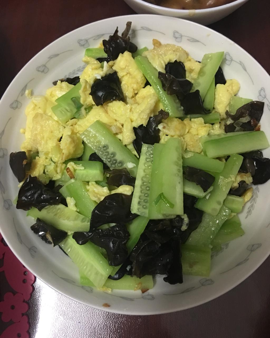 黄瓜木耳炒鸡蛋