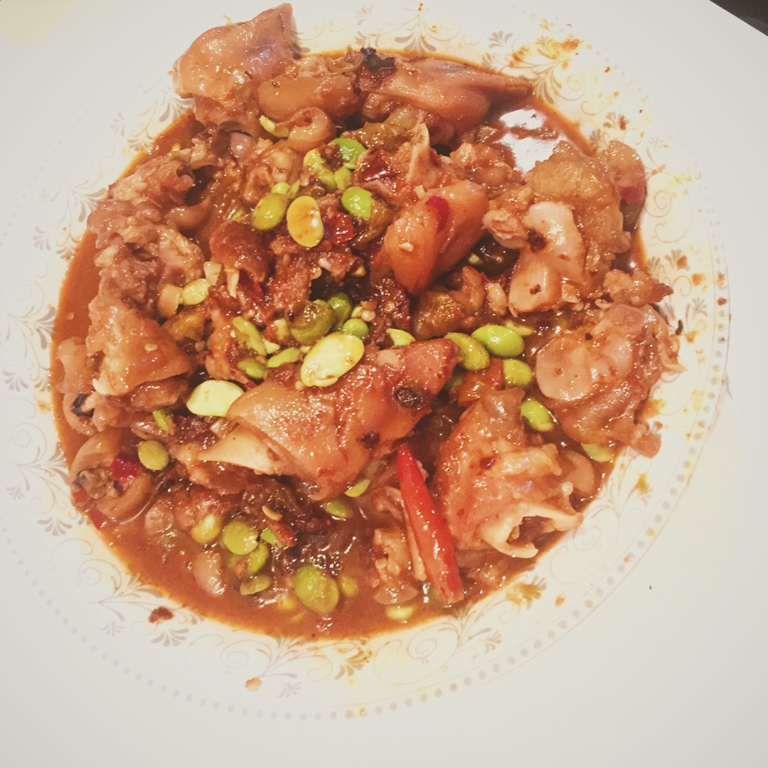 豆烧猪蹄