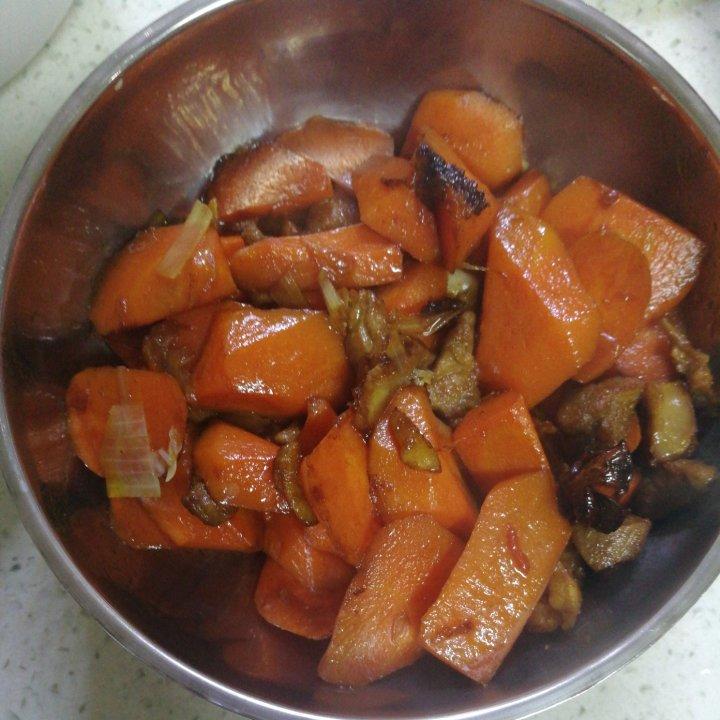 胡萝卜红烧肉