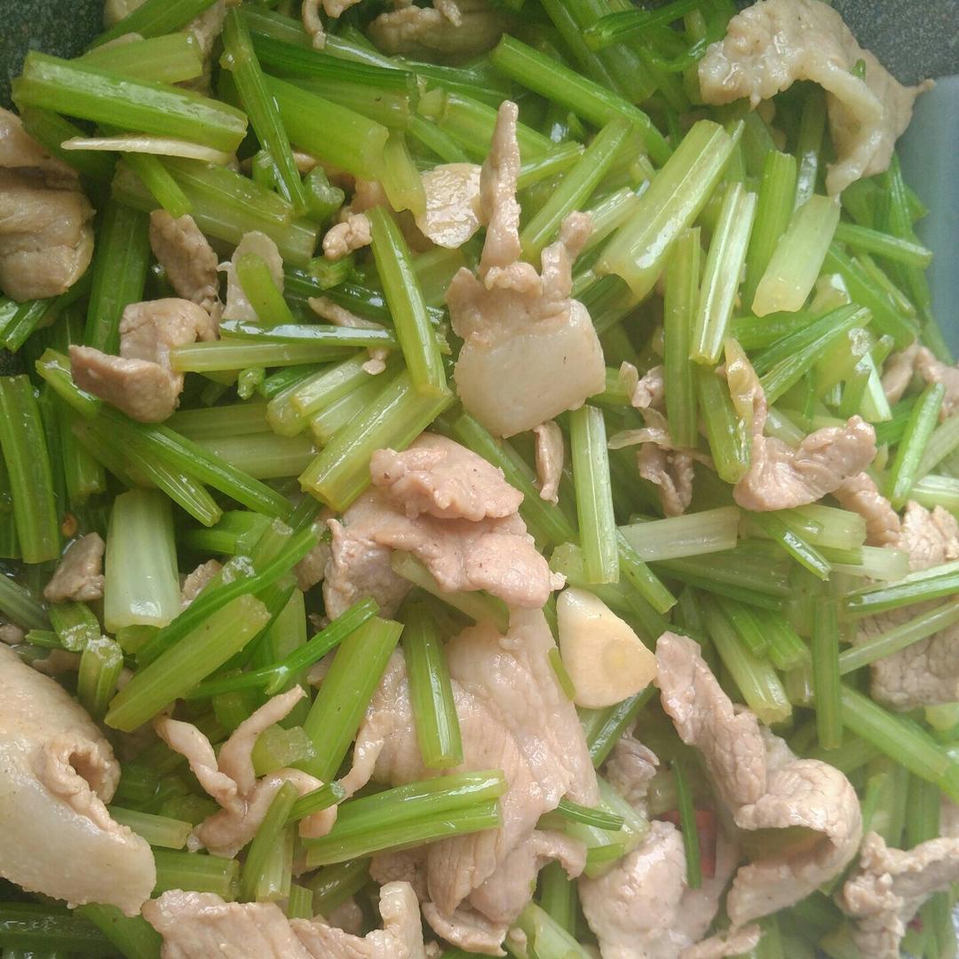 芹菜炒肉丝