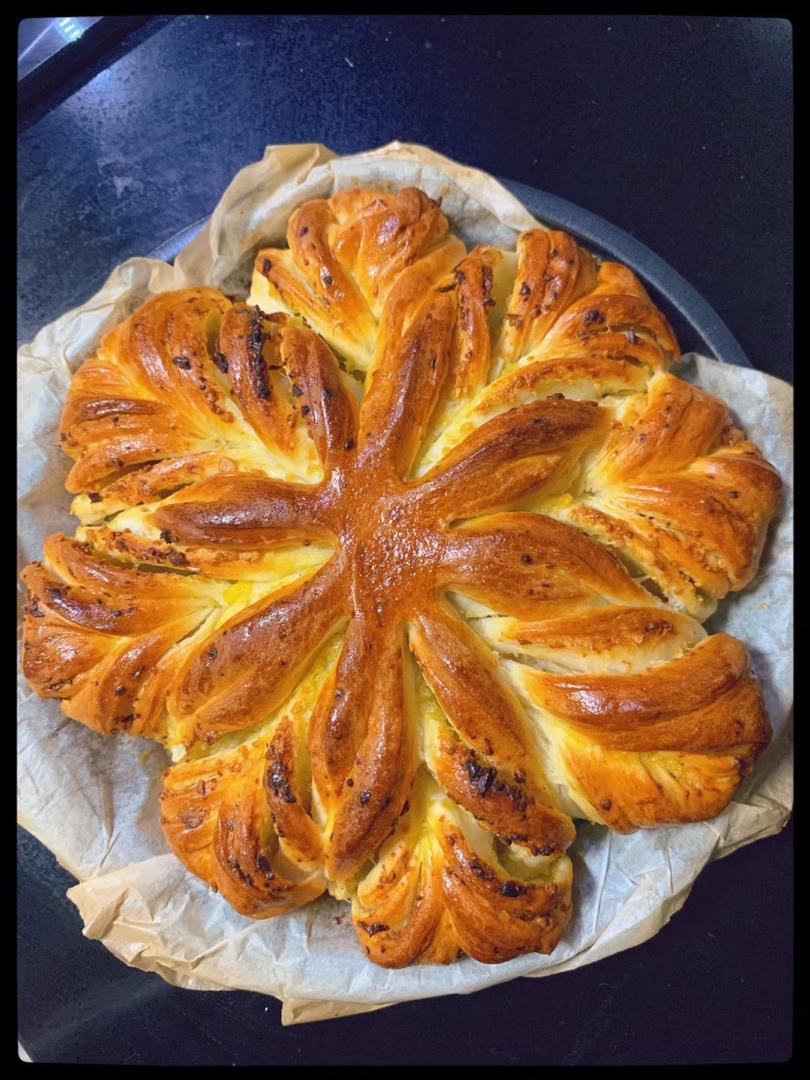 【小高姐】蒜香浓郁 造型优美 不用揉出手膜的面包