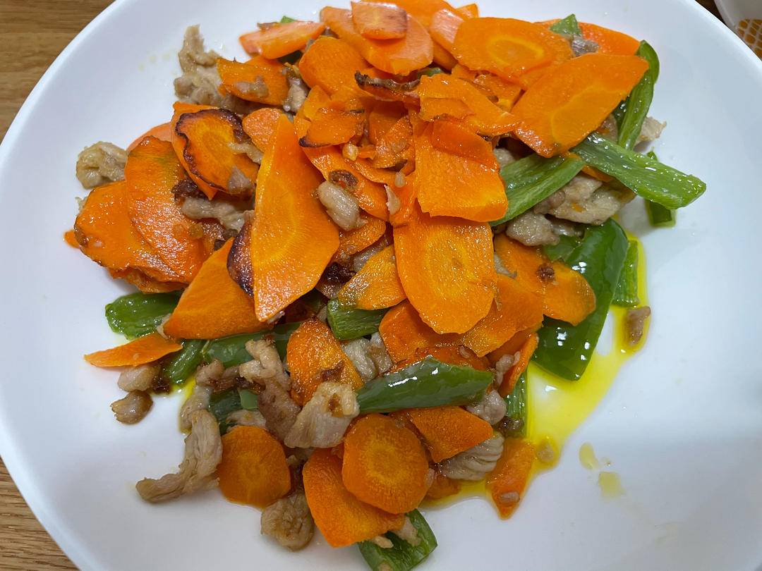胡萝卜炒肉片