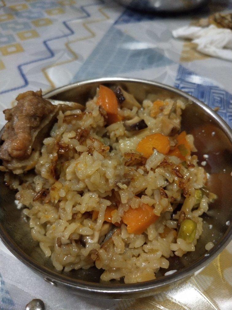 喷香排骨焖饭（爆好吃）