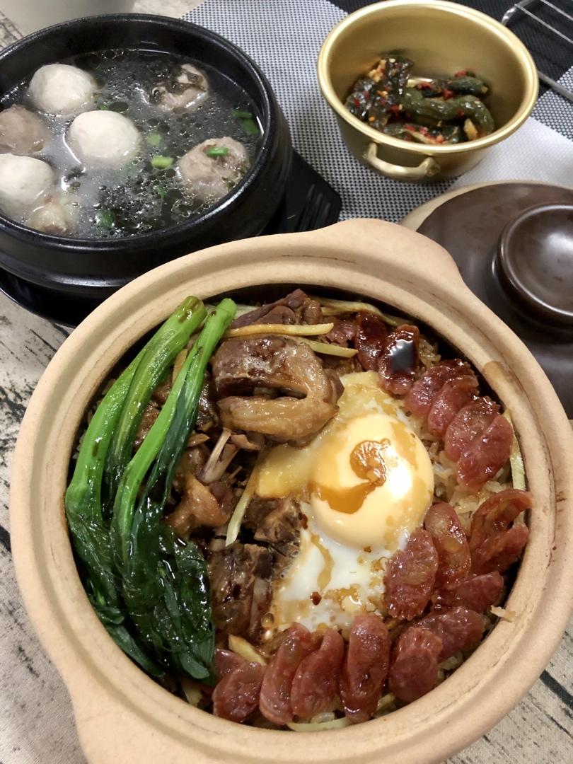 广式腊味煲仔饭