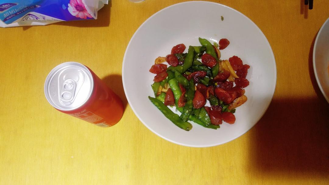 超脆爽的荷兰豆炒香肠