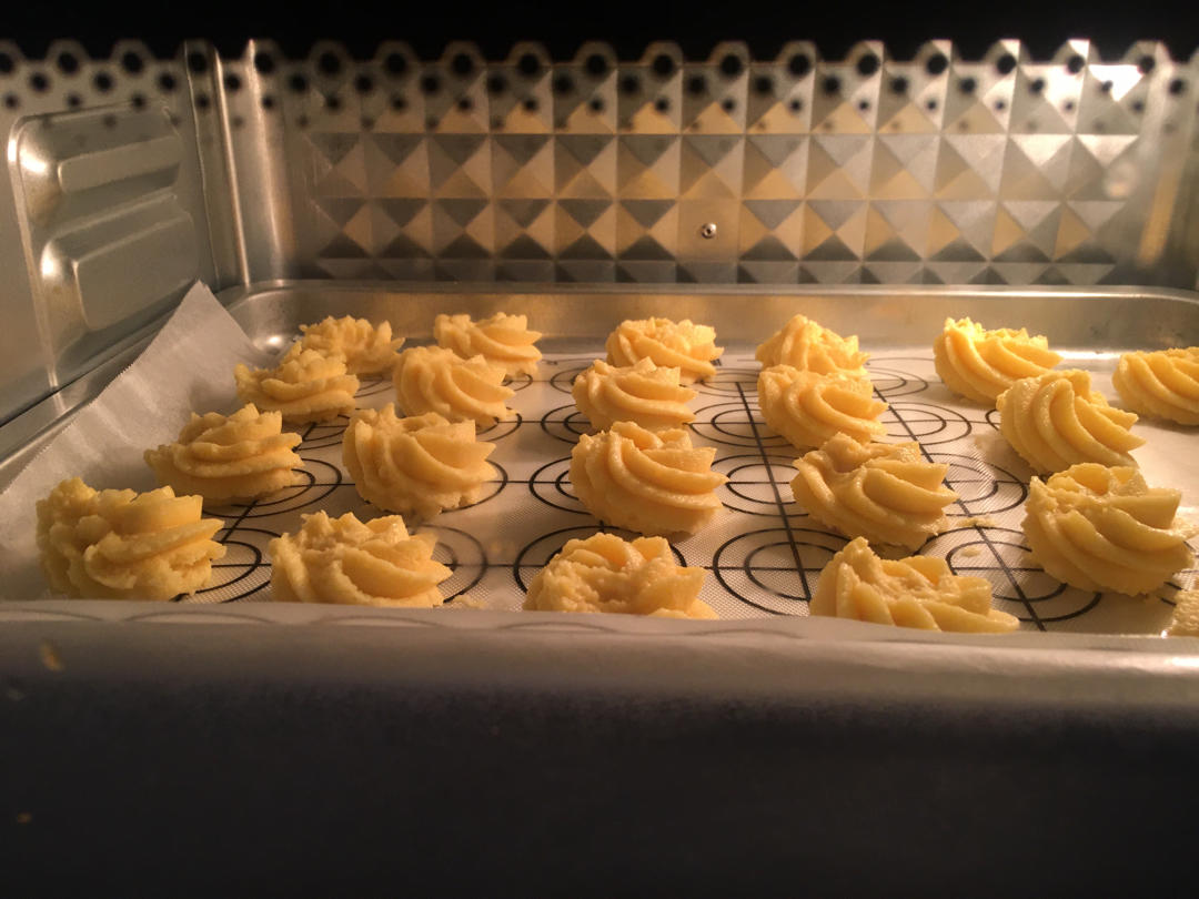 酥到掉渣的零失败黄油曲奇，新手可以一次成功！