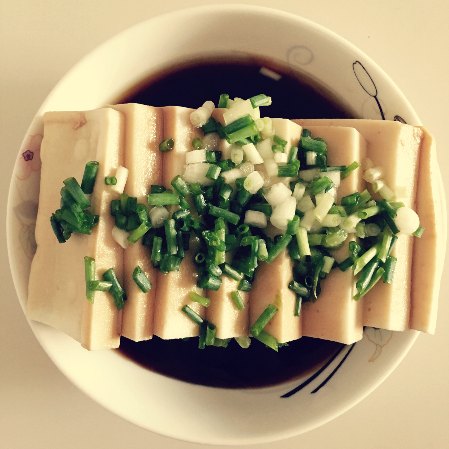 上山打老虎幺做的小葱拌豆腐