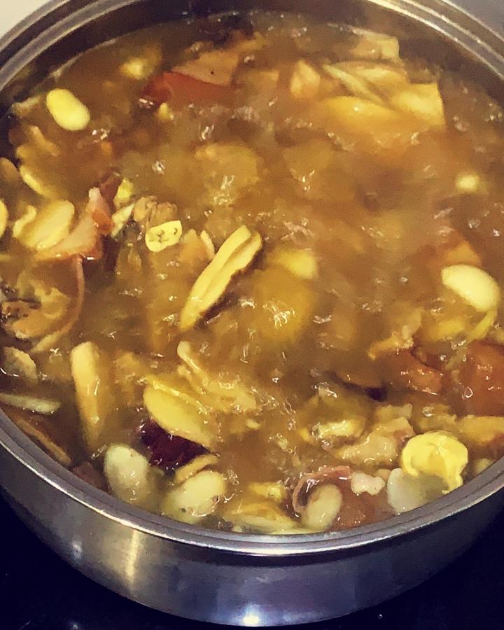 菌子鸡汤（广式煲汤）