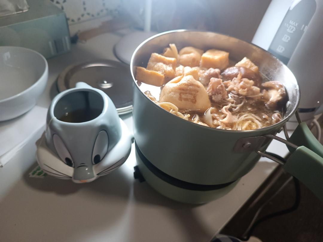超正宗的来自youtube日本老太太的关西风Sukiyaki！（日式寿喜锅）