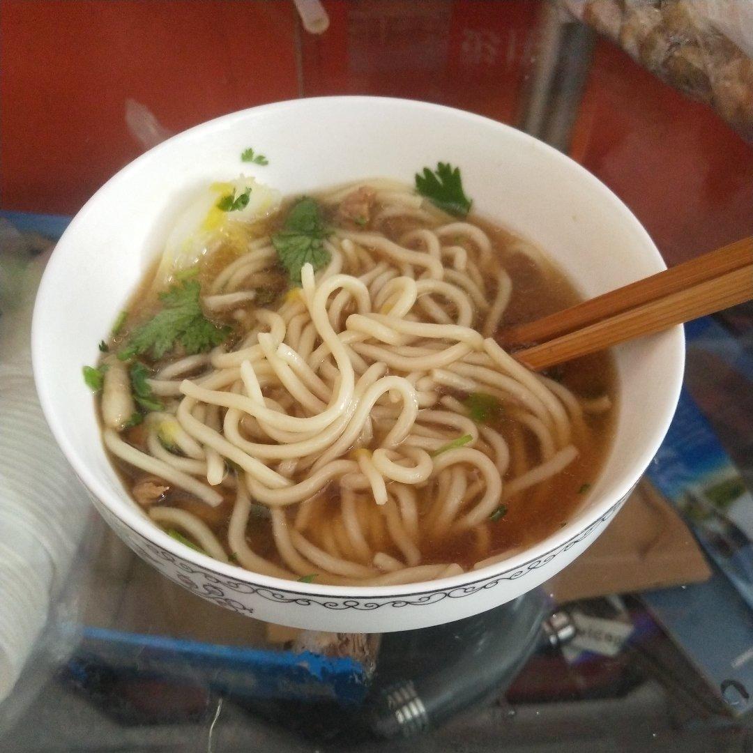 十分钟就能吃到的肉臊子面