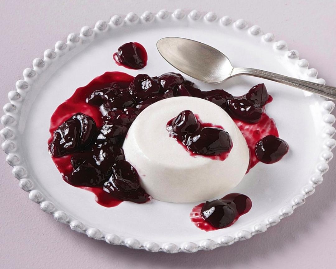 意式奶冻配樱桃酱的做法