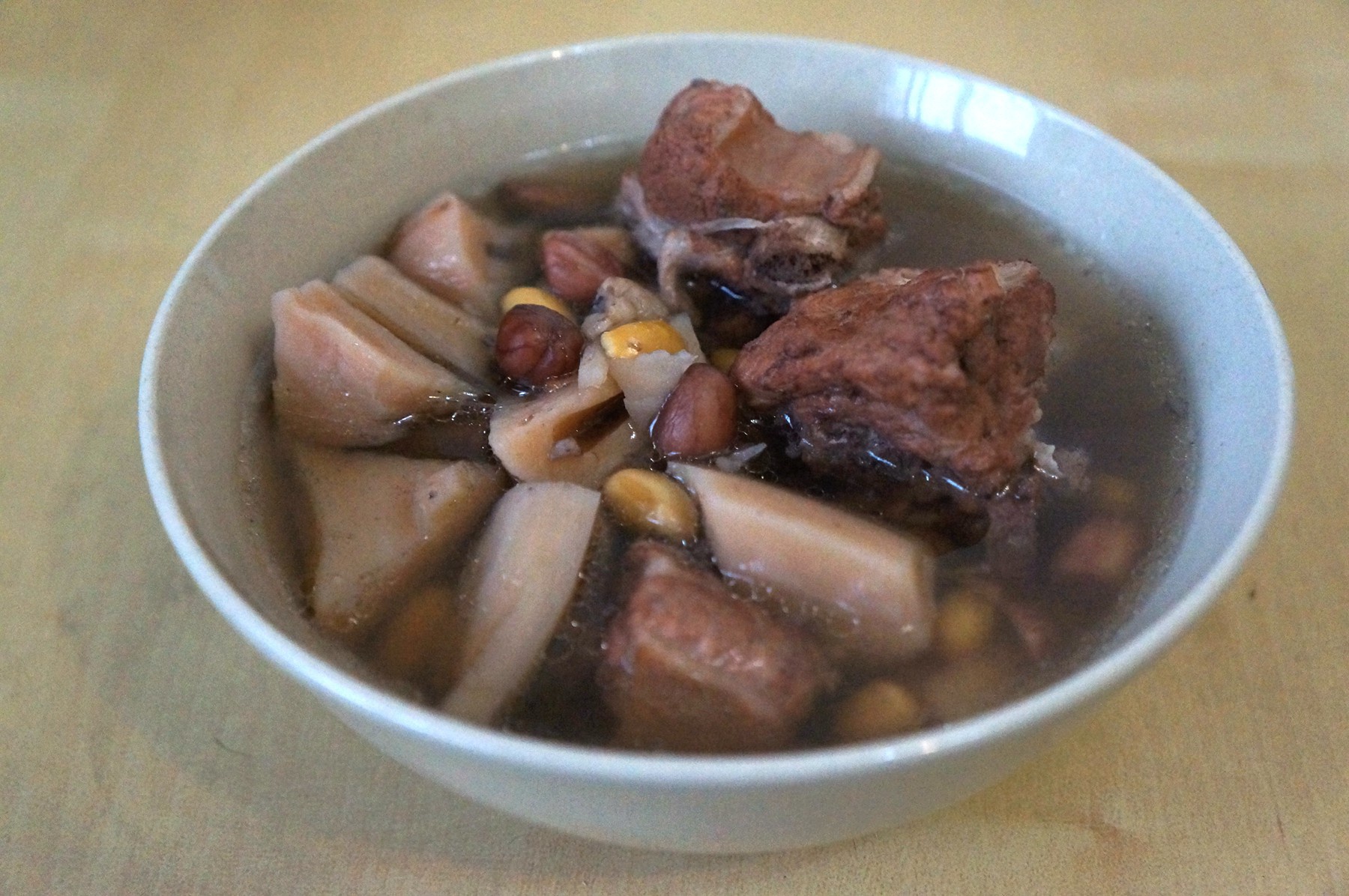 莲藕花生排骨汤