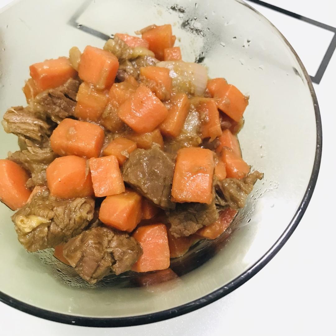 胡萝卜土豆烧牛腩