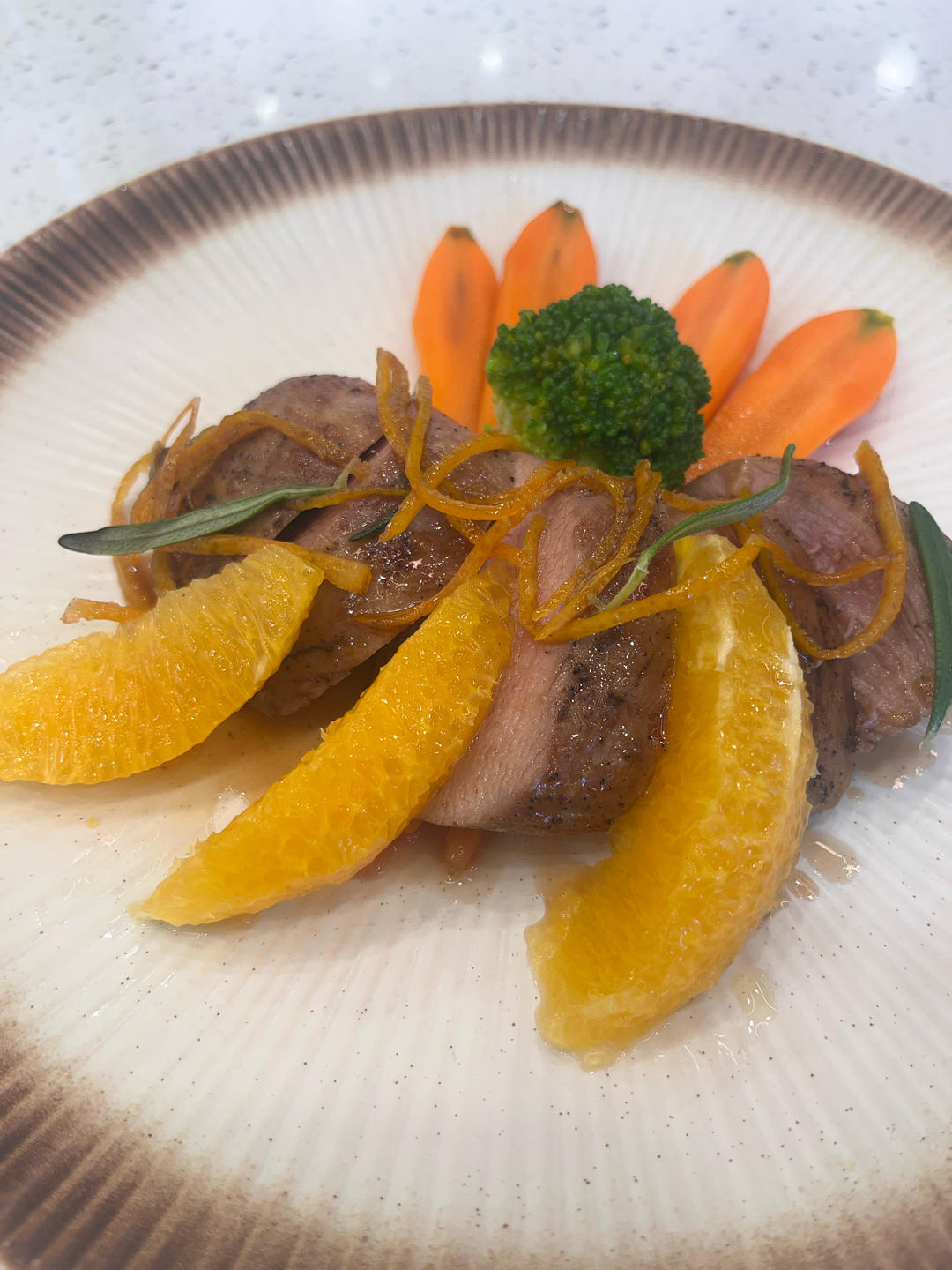 低温烤香草鸭胸配香橙酱