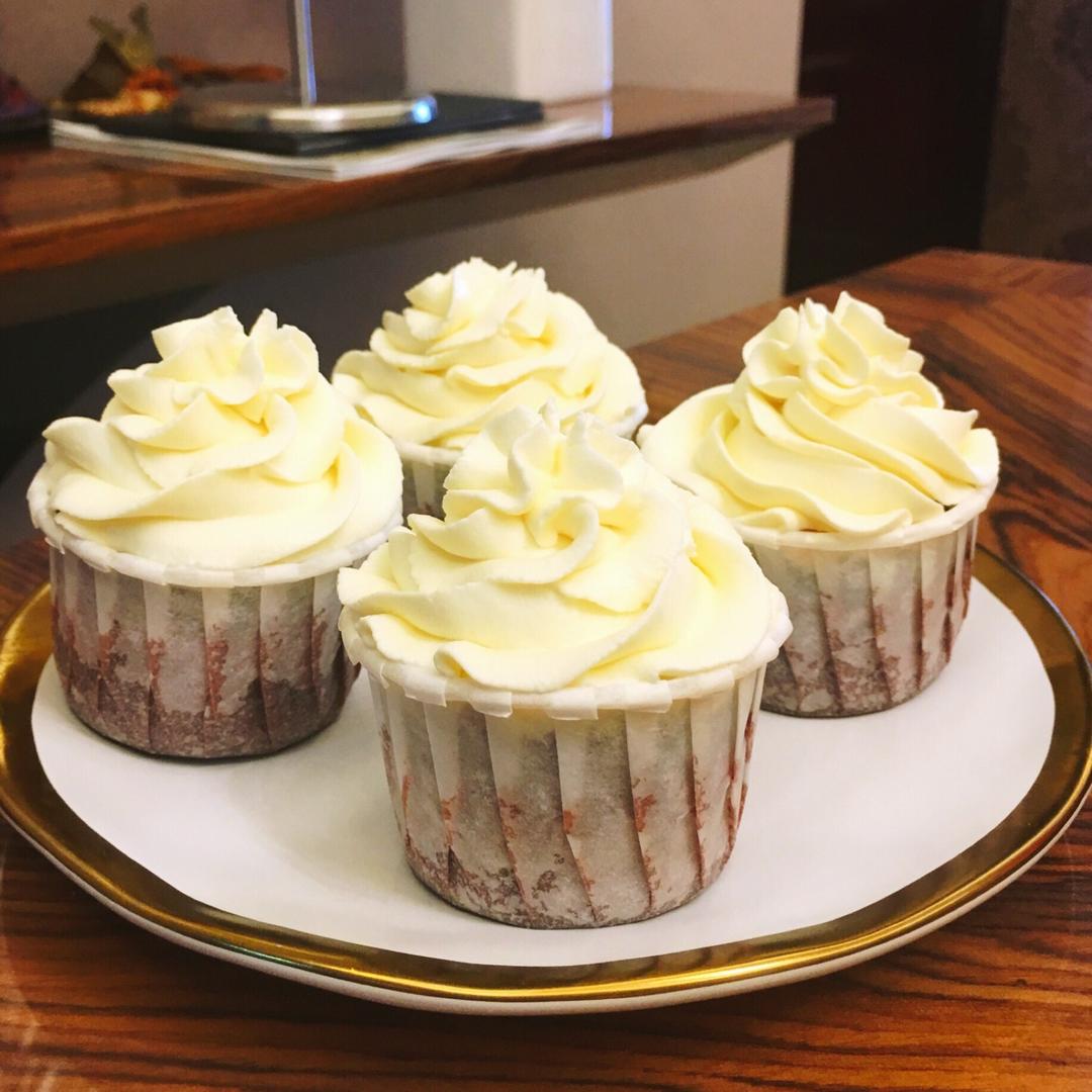 传统红丝绒杯子蛋糕（极软无泡打粉）Red velvet cupcake