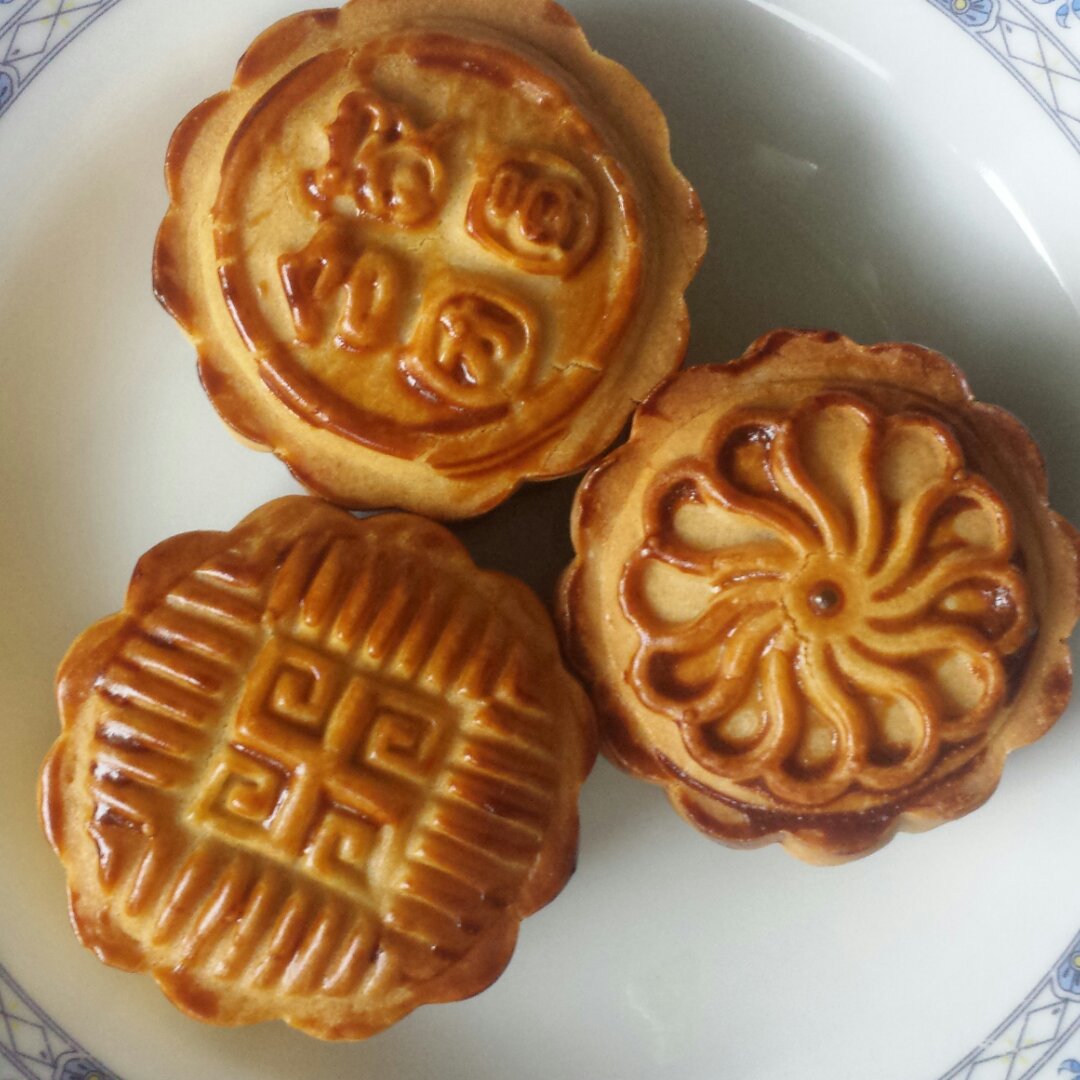 广式月饼—蛋黄莲蓉月饼