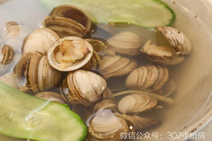 青瓜蛤蜊汤 <302小厨房>的做法 步骤9