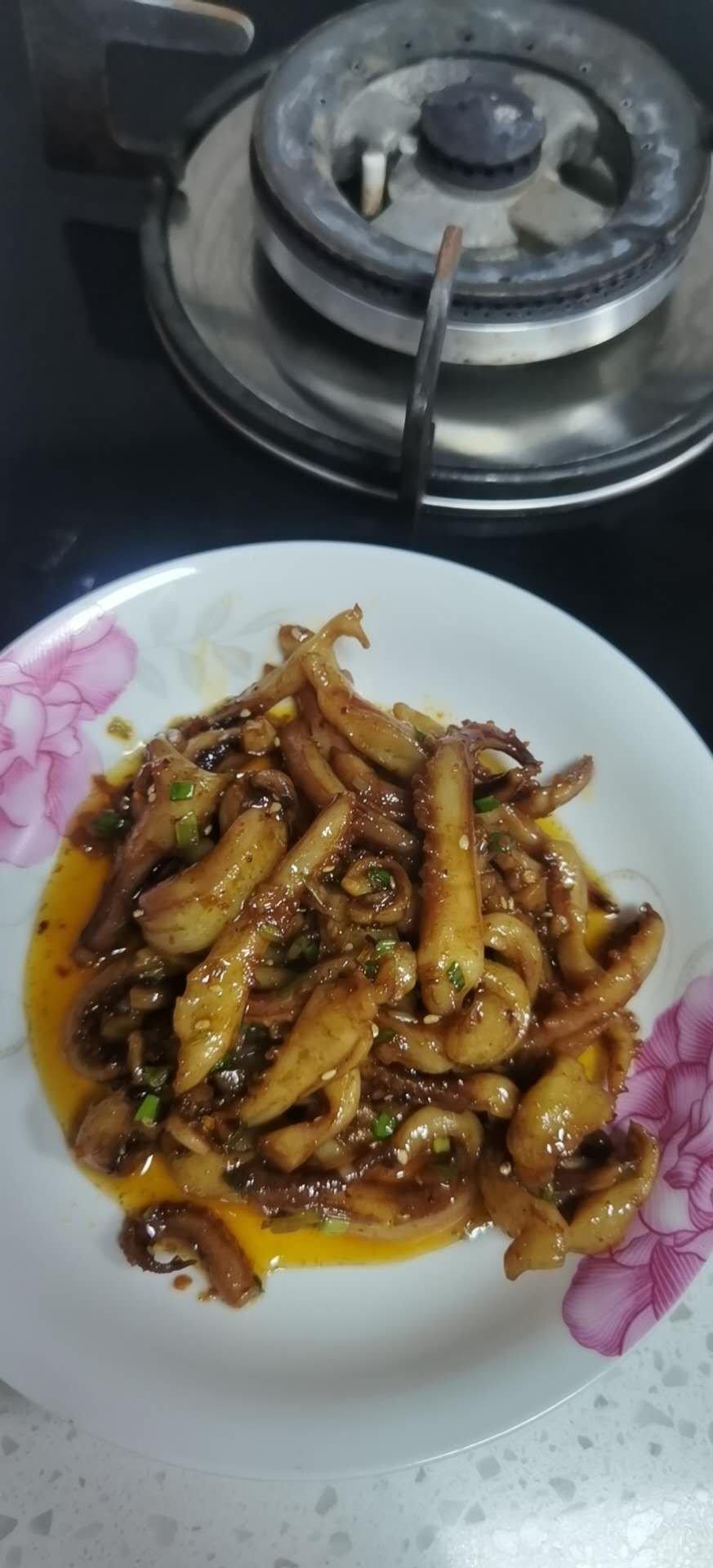 超下饭的孜然鱿鱼须，香辣爽嫩，比烧烤还好吃