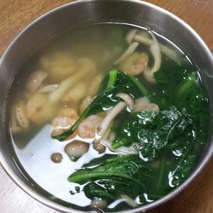 蘑菇茼蒿虾仁汤的做法 步骤1
