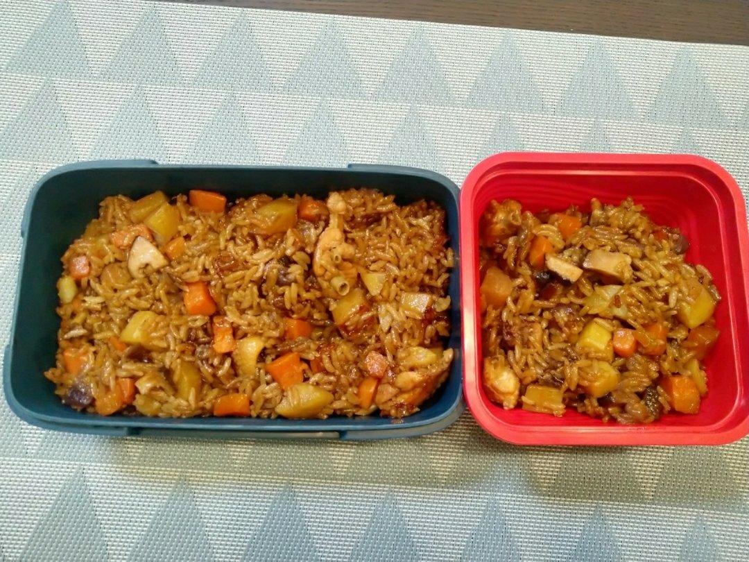 【香菇鸡肉焖饭】