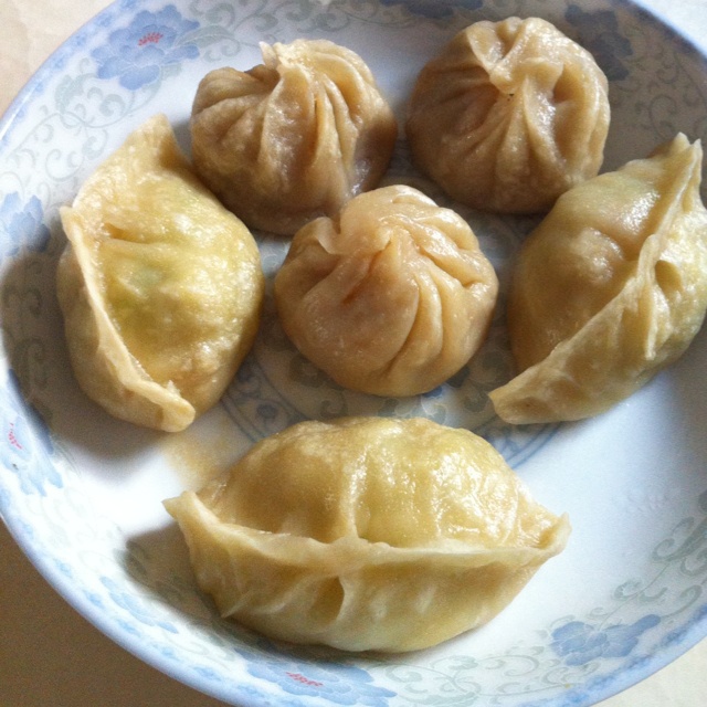 猪肉大葱烫面蒸饺