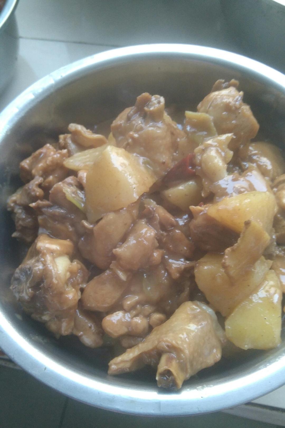 土豆炖鸡块