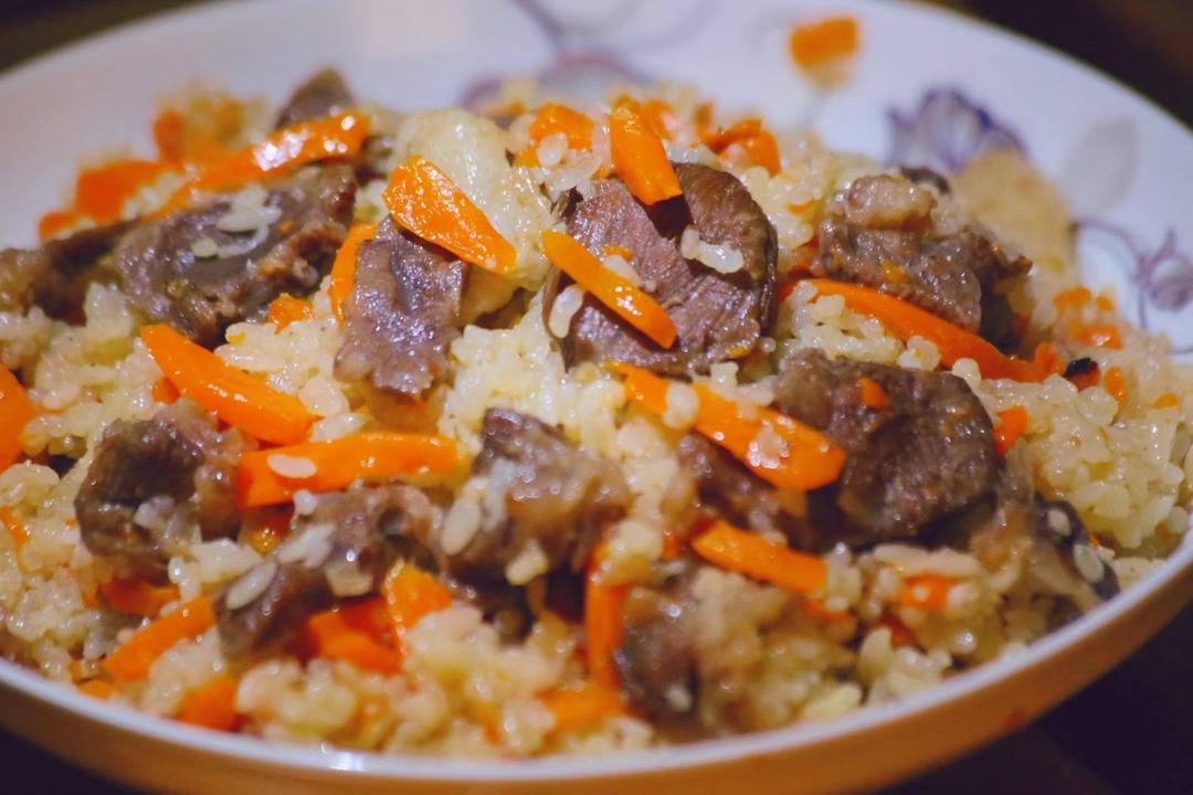 喵骑鱼做的新疆羊肉抓饭
