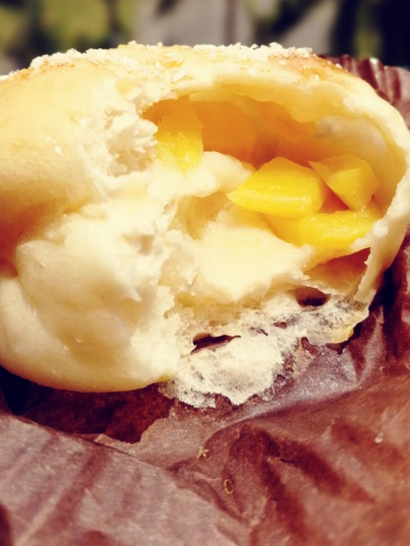 洋洋妈妈薇薇做的有菠萝蜜的菠萝包