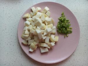 香芋芡实百合煲的做法 步骤3