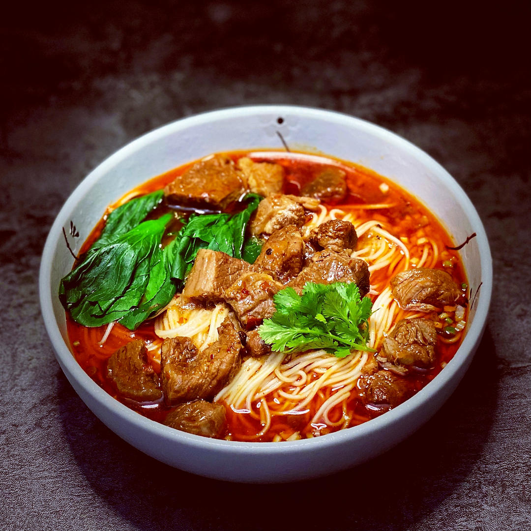 鹏妈在奔跑做的私房红烧牛肉面