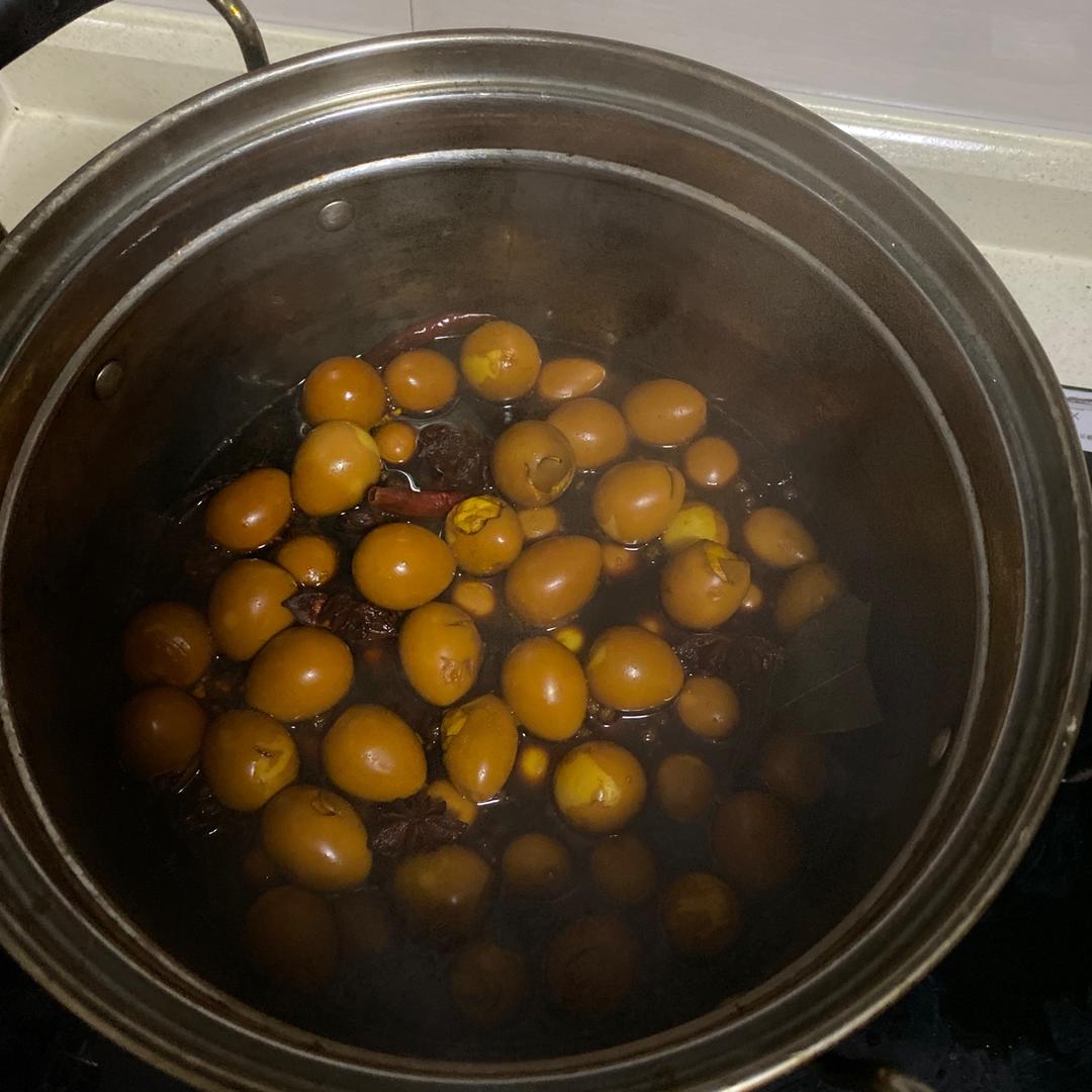 乡巴佬卤鹌鹑蛋