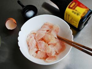 金针菇番茄鱼片汤的做法 步骤1