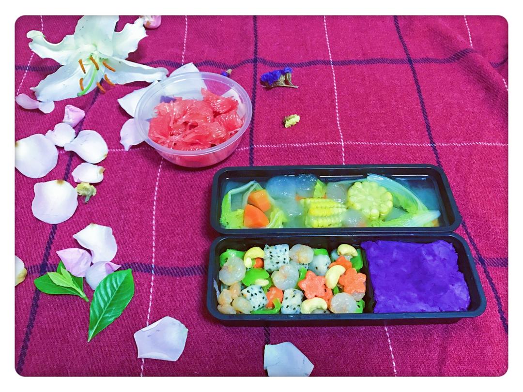 火龙果炒虾仁