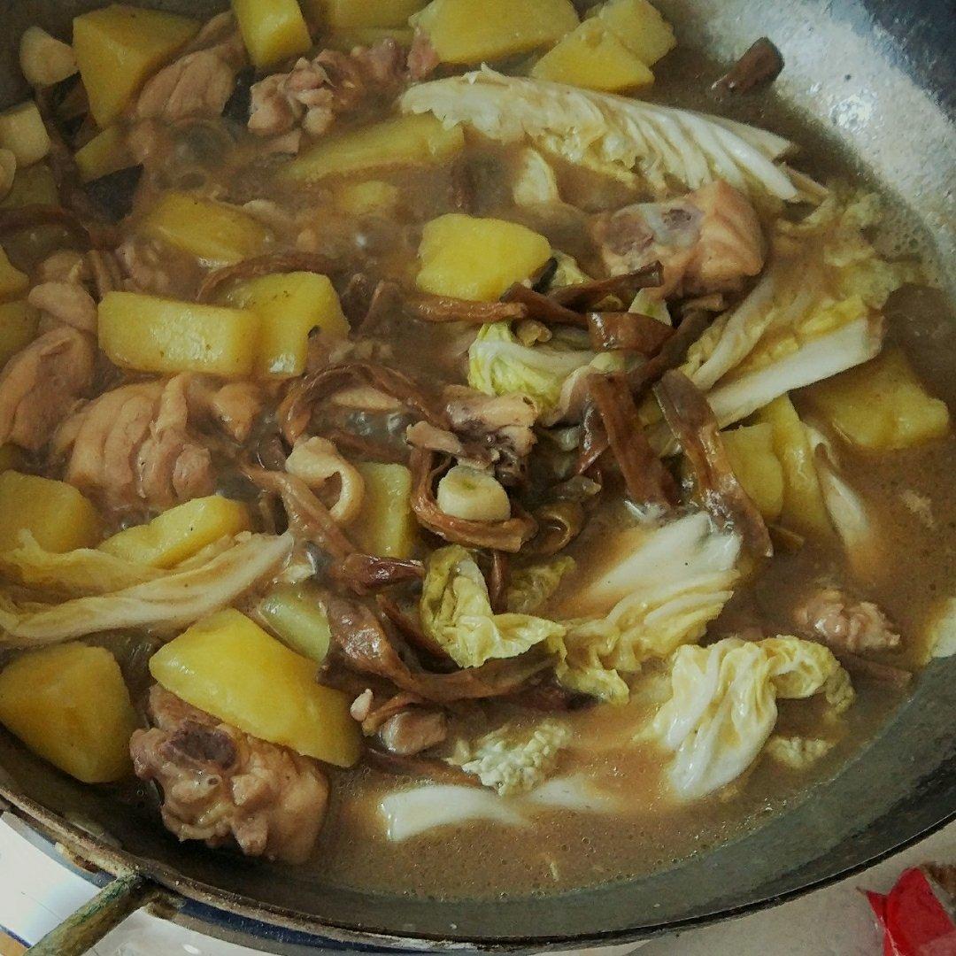 土豆炖鸡块