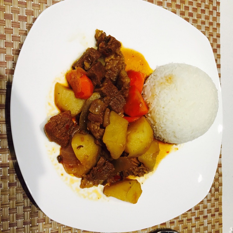 胡萝卜土豆烧牛腩