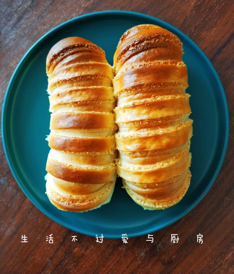 椰蓉面包 毛毛虫